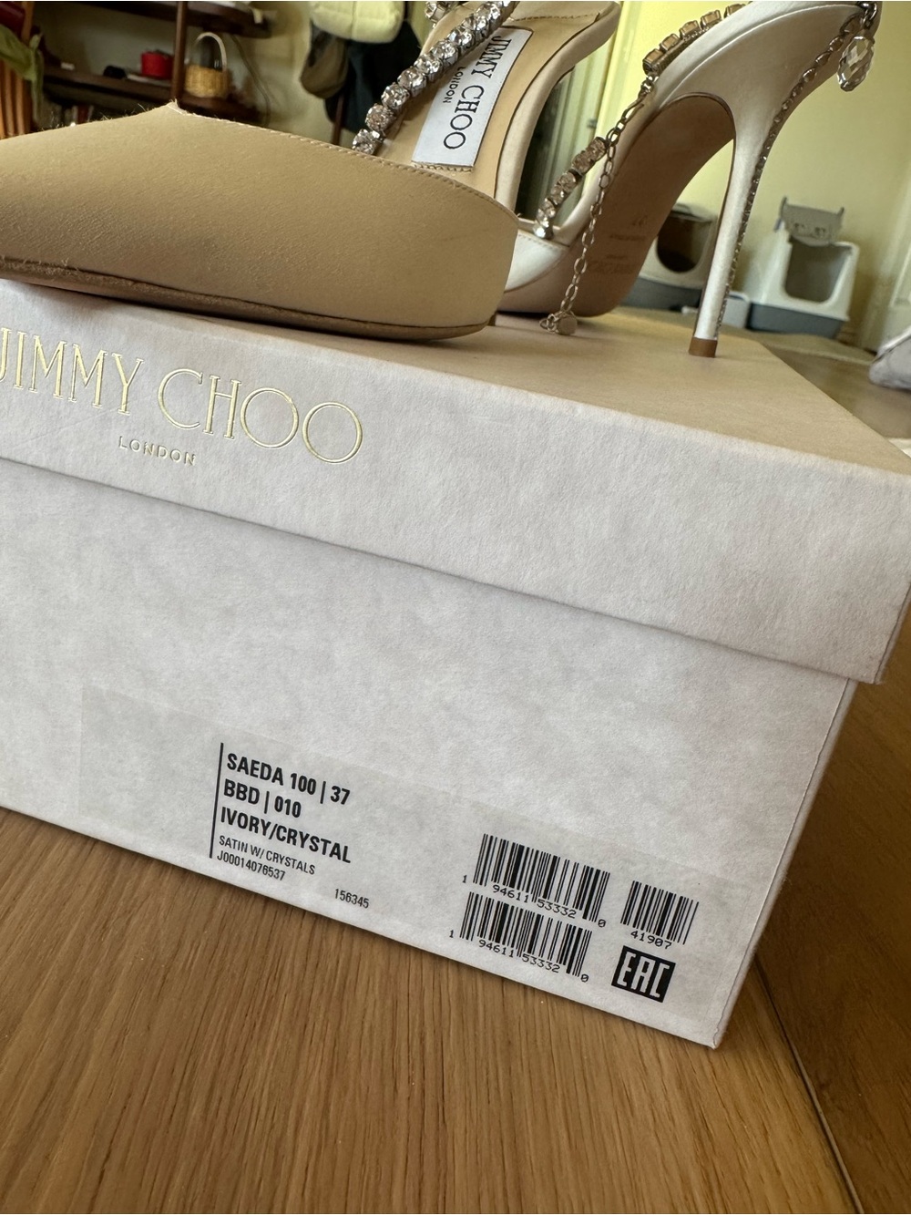 JIMMY CHOO SAEDA 100
Ivory Satin Pumps with Crystal Embellishment (Size EU 37) - Picture 5 of 7